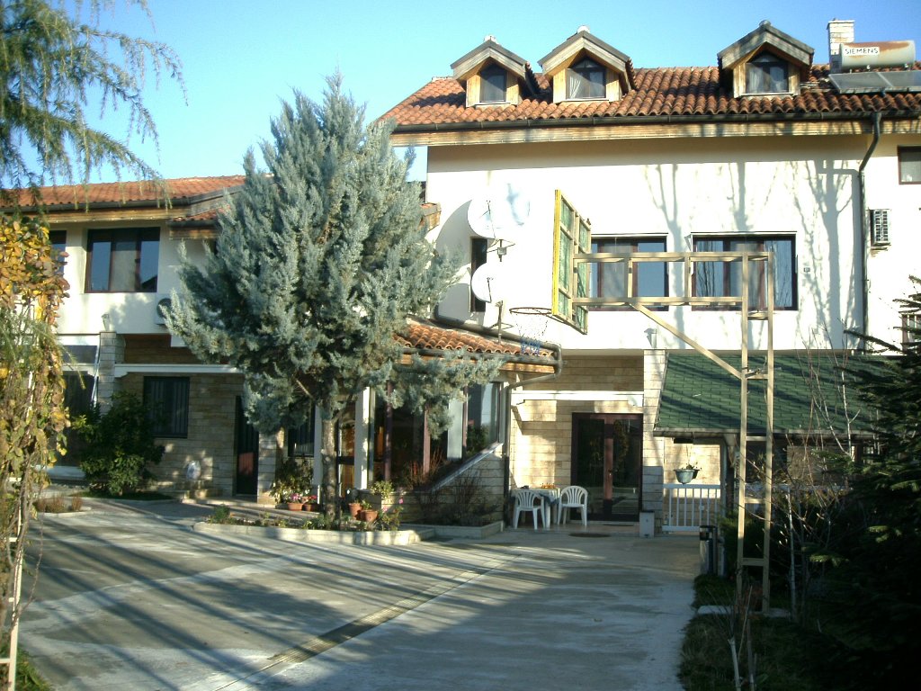 Villa For Rent in Tirana. Villa with Big Garden for Rent